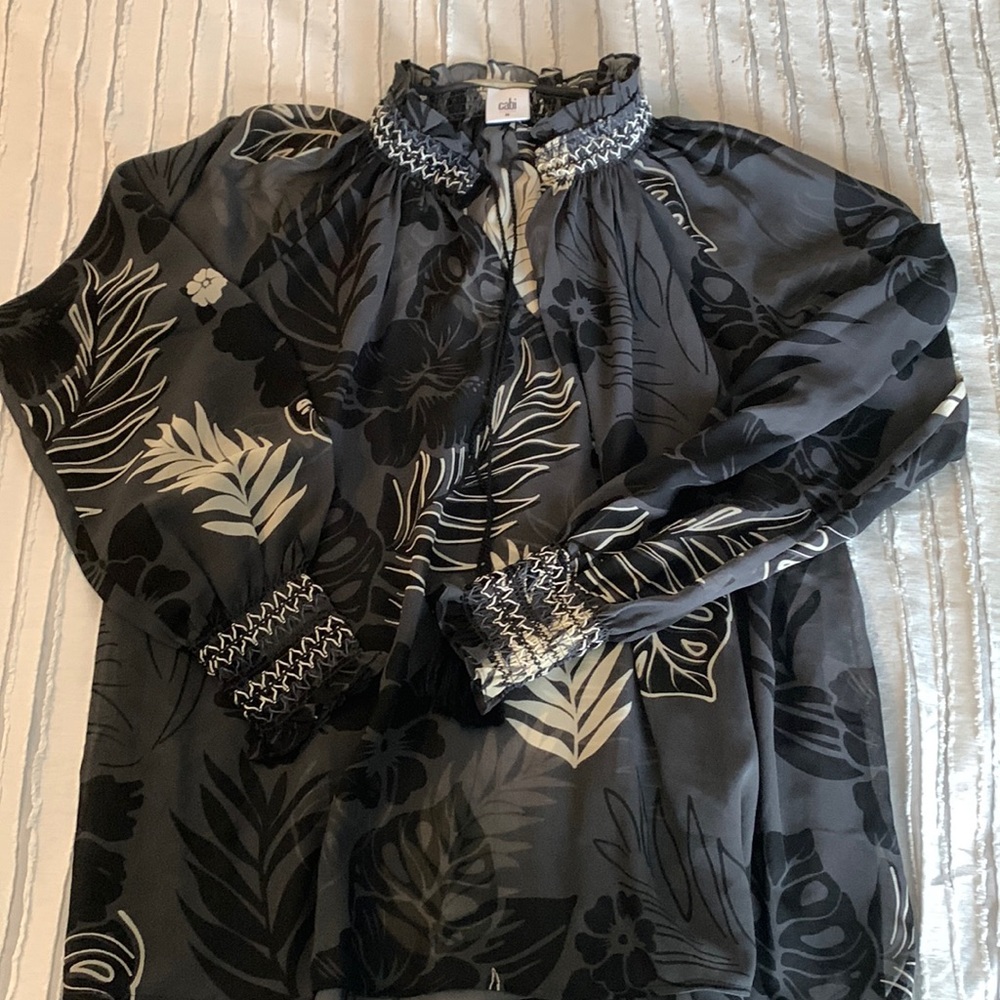 CAbi Aloha Blouse Size Medium